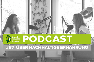 Maria Fanninger und Petra Rust im Podcast-Studio von Land schafft Leben | © Land schafft Leben