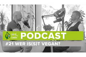 Hannes Royer und Felix Hnat im Podcast-Studio von Land schafft Leben | © Land schafft Leben