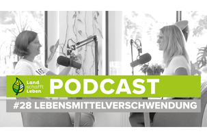 Maria Fanninger und Helene Pattermann im Podcast-Studio von Land schafft Leben | © Land schafft Leben