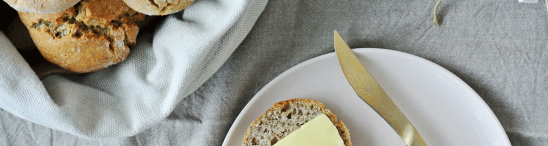 &amp;quot;Scones&amp;quot; - englische Brötchen mit Butter