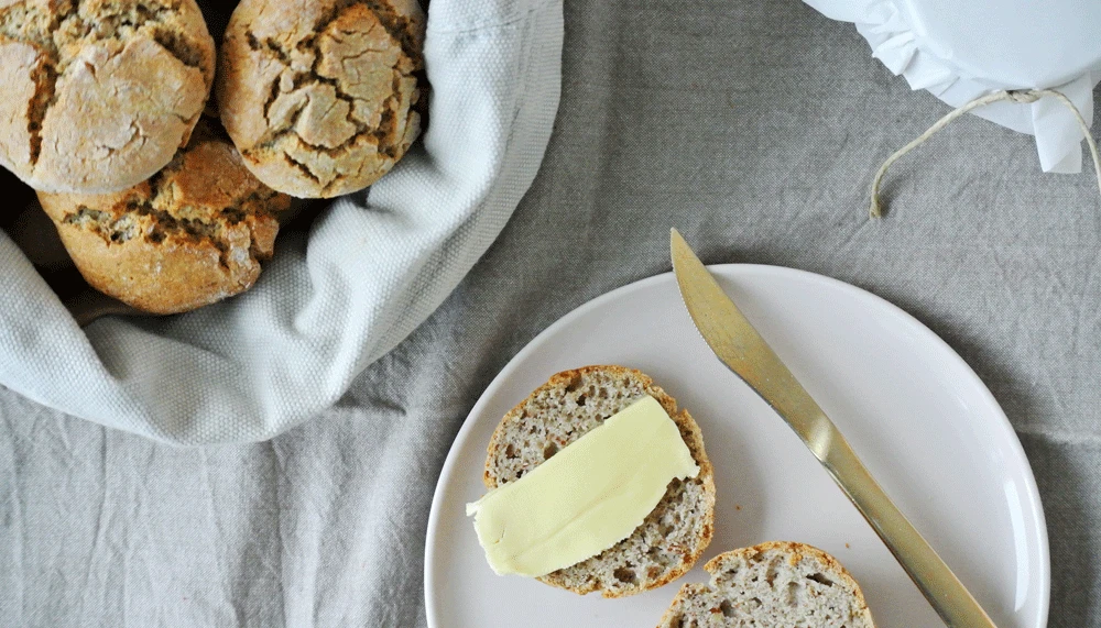 "Scones" englische Brötchen mit Butter