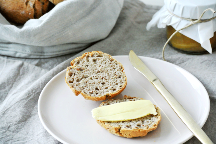 &amp;quot;Scones&amp;quot; - englische Brötchen mit Butter