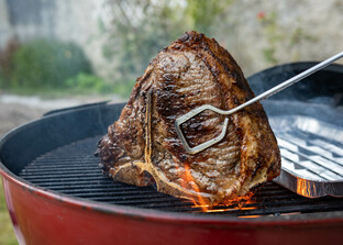 Rindersteak am Grill | © Land schafft Leben