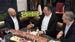 Jause im Schladminger Bauernladen Heimatgold, Hannes Royer, Alois Rainer, Manuel Hofer | © Land schafft Leben