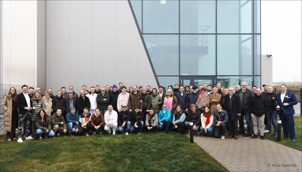 Alle Teilnehmerinnen und Teilnehmer auf einem Foto lachen | © © Anna Stoecher