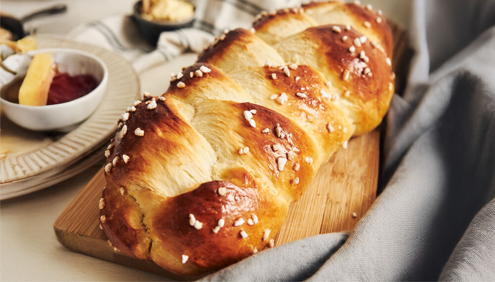 Germteig-Striezel gehört bei vielen zum Osterbrunch dazu, in vielen Teilen Österreichs ist auch die Pinze beliebt oder der Reindling. | © freepik