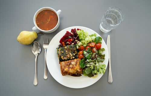 Essen und Sport | © Land schafft Leben ausgewogene Sport-Mahlzeit | © Land schafft Leben