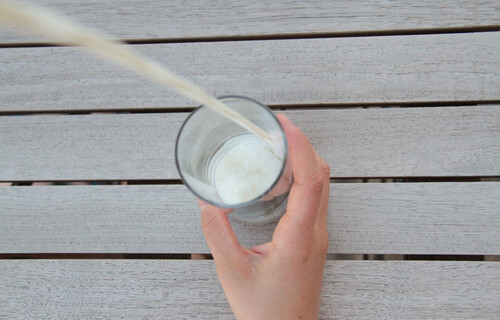 Milch im Glas | © Land schafft Leben, 2020 Milch im Glas, Milch gesund | © Land schafft Leben, 2020