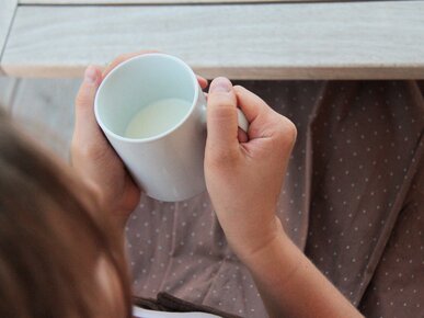 Tasse Milch, frische Milch, Milch aus Österreich, Milch: ein Kalziumräuber? | © Land schafft Leben, 2020