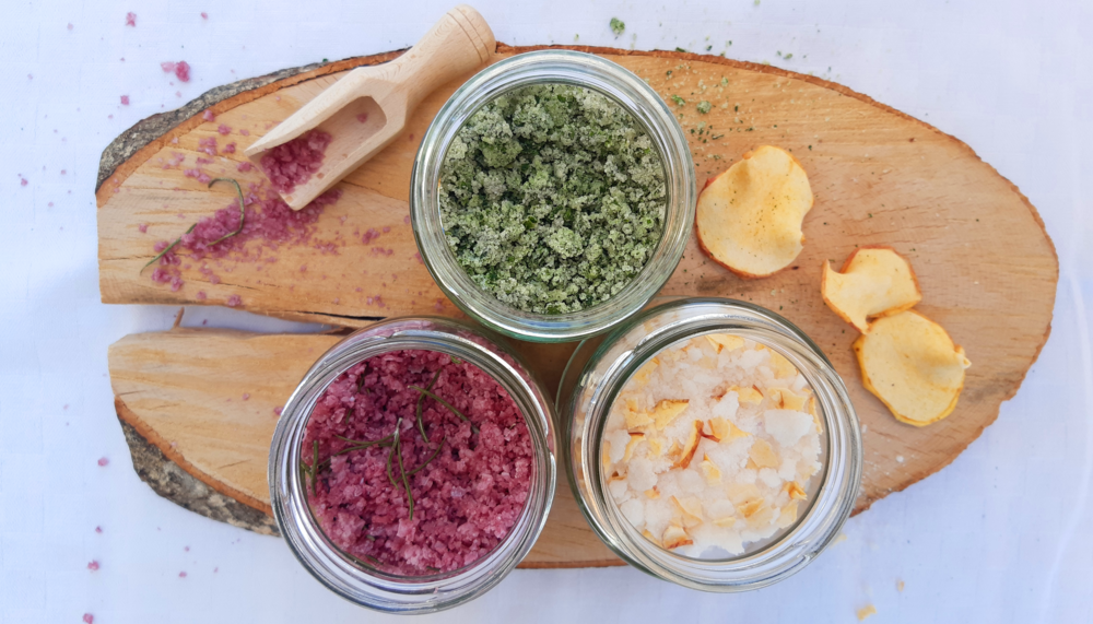 Rezeptidee: Bunte Salze selbst gemacht | Land schafft Leben Rezeptidee: Bunte Salze selbst gemacht | Land schafft Leben