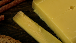 Aufgeschnittener Käse | © Land schafft Leben