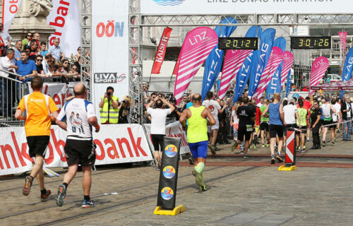 Zieleinlauf beim Linz Marathon | © Linz Marathon - Klaus Mitterhauser
