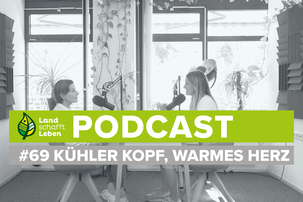 Maria Fanninger und Barbara Fiala-Köck im Podcast-Studio von Land schafft Leben | © Land schafft Leben