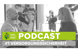 Maria Fanninger und Hannes Royer im Podcast-Studio von Land schafft Leben | © Land schafft Leben