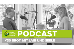 Maria Fanninger und Christopher Lang im Podcast-Studio von Land schafft Leben | © Land schafft Leben