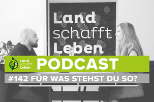 Maria Fanninger und Ali Mahlodji im Podcast-Studio von Land schafft Leben | © Land schafft Leben