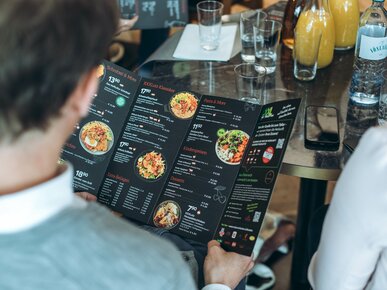 Herkunftskennzeichnung in der Speisekarte | © Mila Zytka/Land schafft Leben